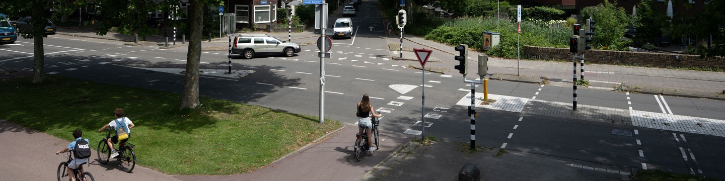 Foto van kruising Blauwkapelseweg met Alexander Numankade
