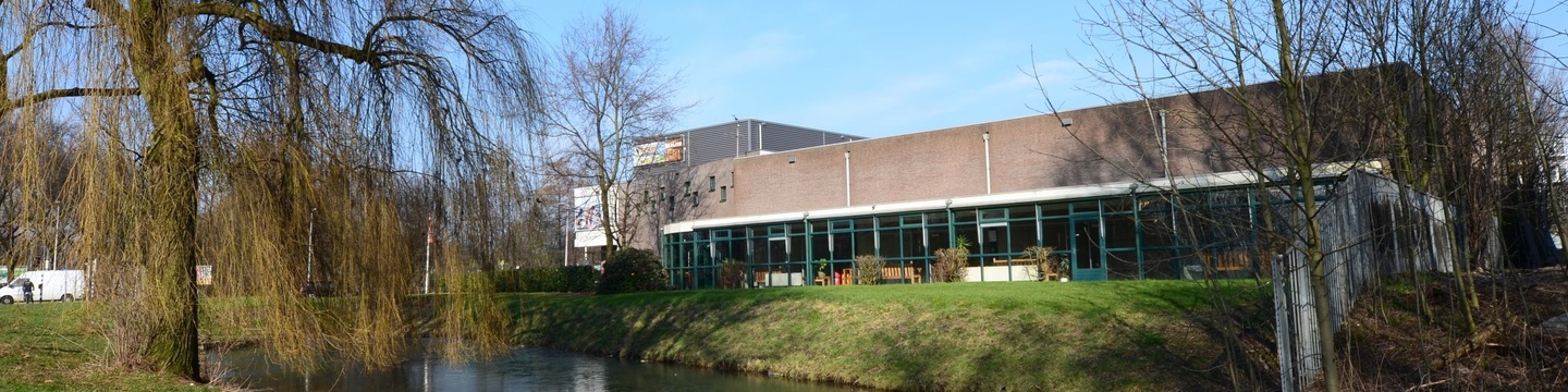 Gebouw van Squash Utrecht aan de Taagdreef 130