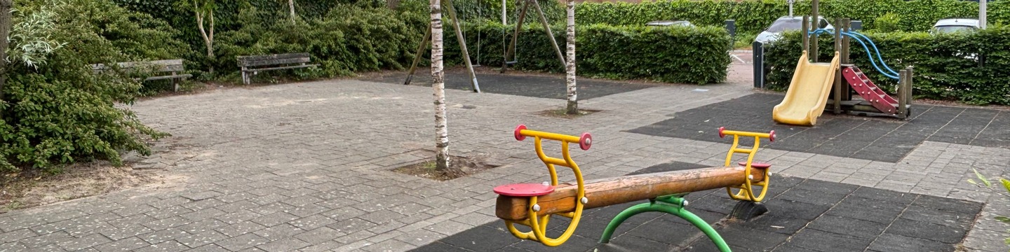 wip en glijbaan speelplek draadnagelweg