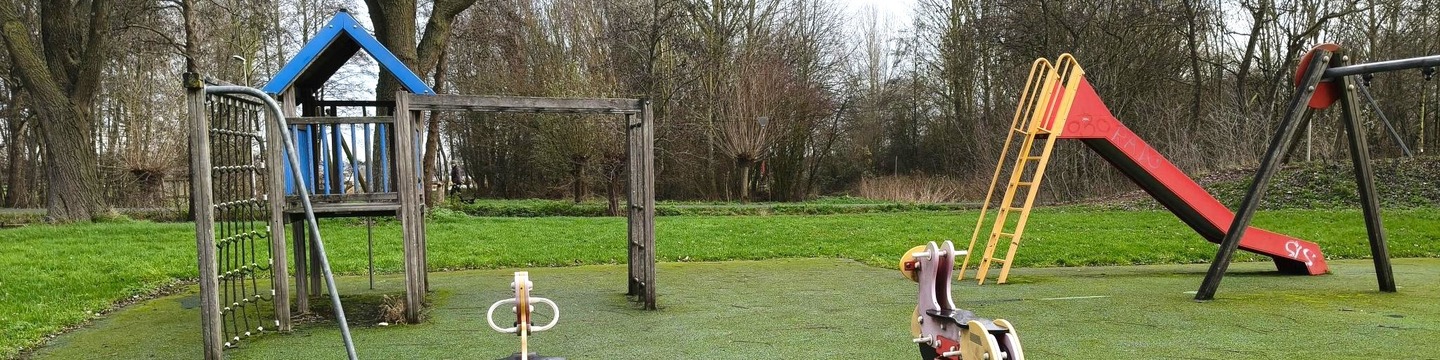 zijaanzicht speelplek