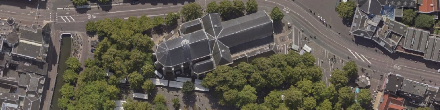 Luchtfoto van het Janskerkhof en de Janskerk