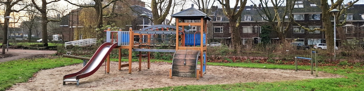 zijaanzicht speeltoestel 