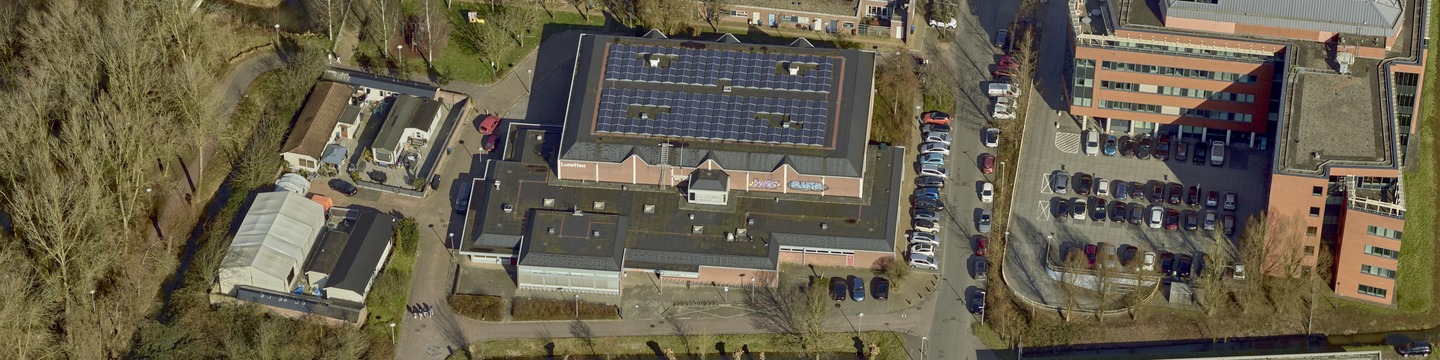 Luchtfoto van Sporthal Lunetten