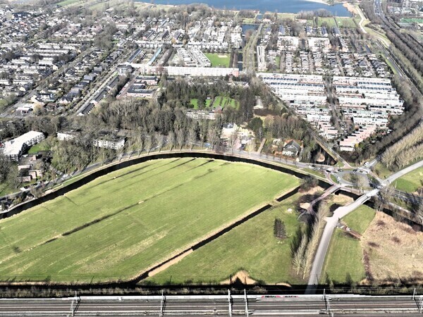 Luchtfoto van de Hindersteinlaan