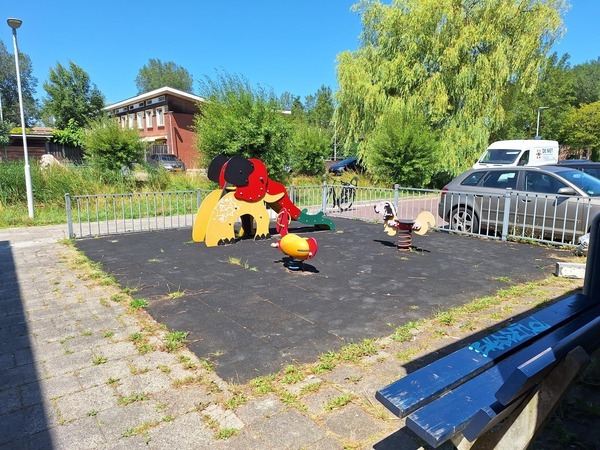 zijaanzicht speelplek 