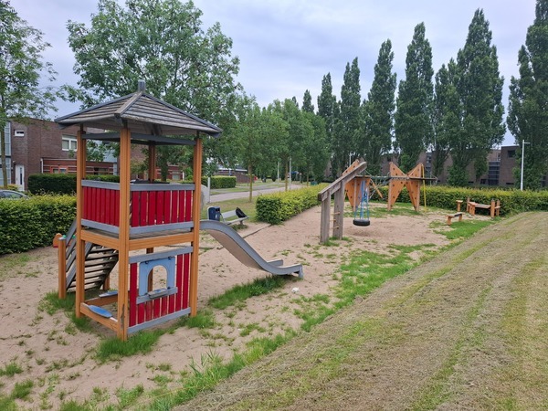 zijaanzicht speelplek Franz lehairsingel