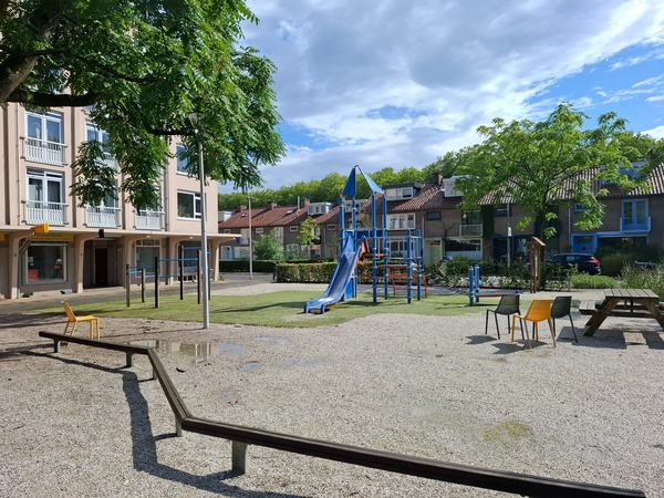 zijaanzicht speelplek 