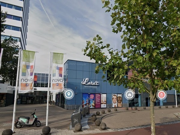 Ingang naar winkelcentrum Nova Kanaleneiland